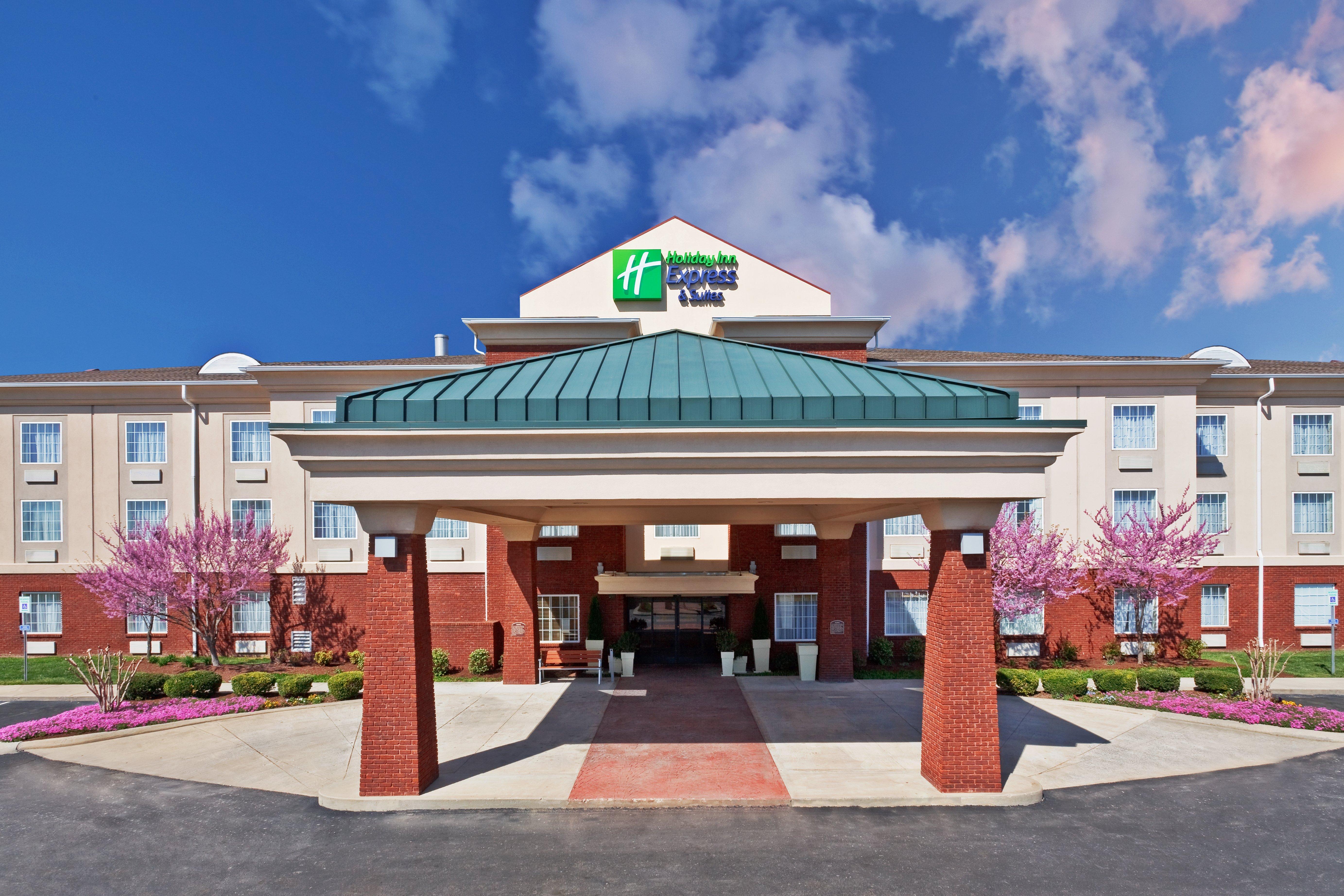 Holiday Inn Express Hotel & Suites Manchester Conference Center, An Ihg Hotel Bagian luar foto